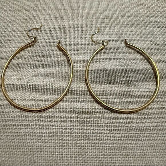 Vintage Jewelry - VINTAGE GOLD-PLATED OPEN HOOP EARRINGS
